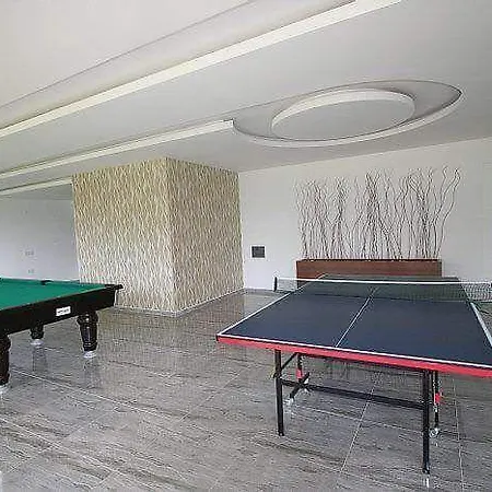 Crown City A18 Apartamento *
